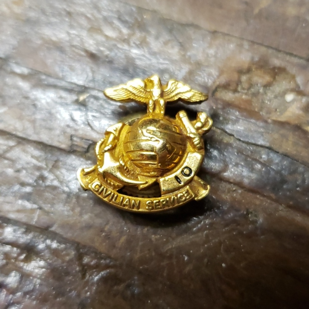USMC Marine Corp 10 year Service 10K Gold Pin
